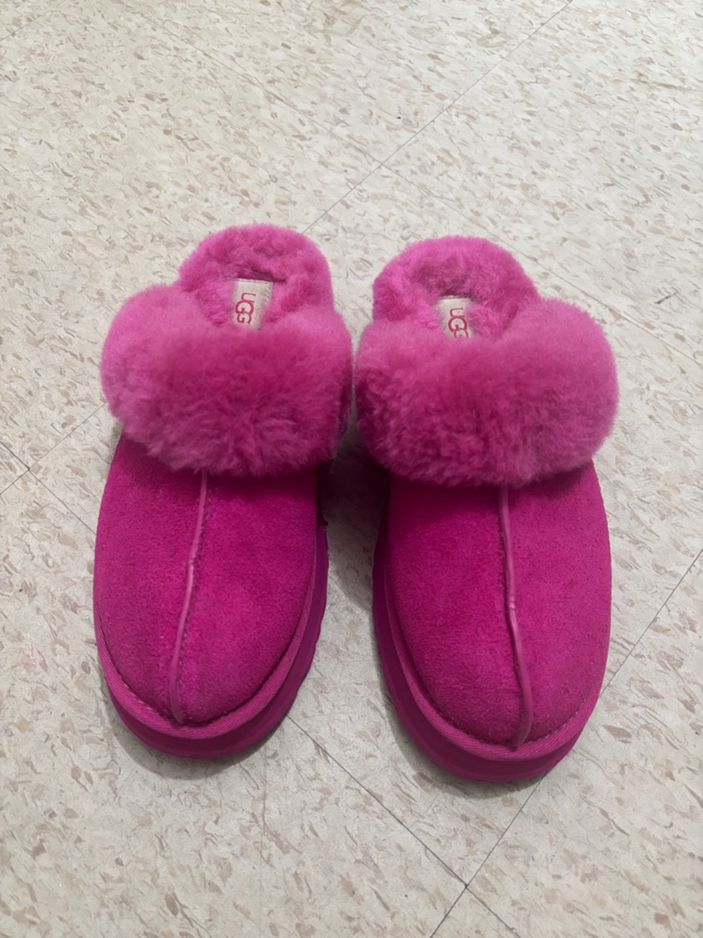 UGG Disquette Women's Bright Fuchsia Sheepskin Cuff Slip-On Slippers